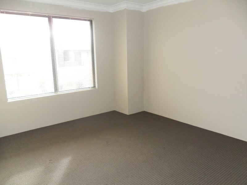 18 Casitas Street, Champion Lakes WA 6111