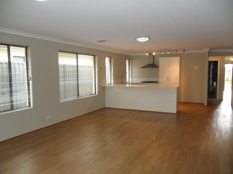 18 Casitas Street, Champion Lakes WA 6111