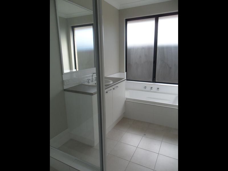 18 Casitas Street, Champion Lakes WA 6111