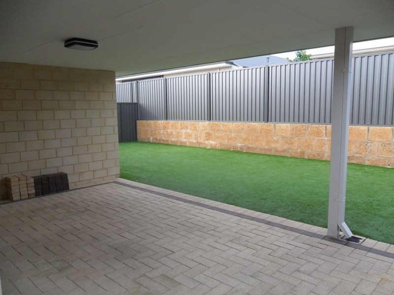 18 Casitas Street, Champion Lakes WA 6111