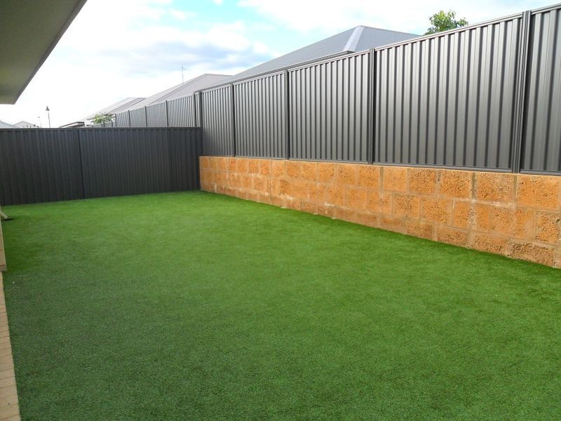 18 Casitas Street, Champion Lakes WA 6111