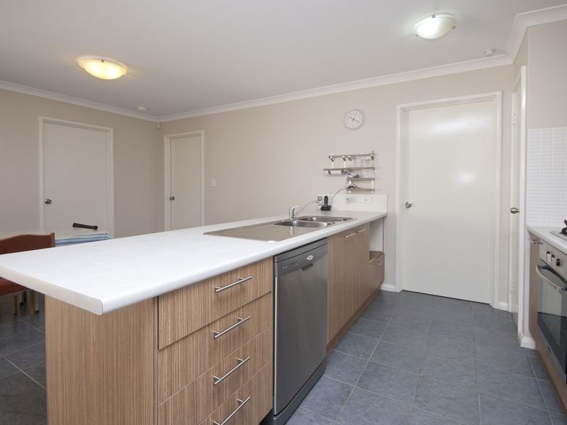 23/11 Serls Street, Armadale WA 6112