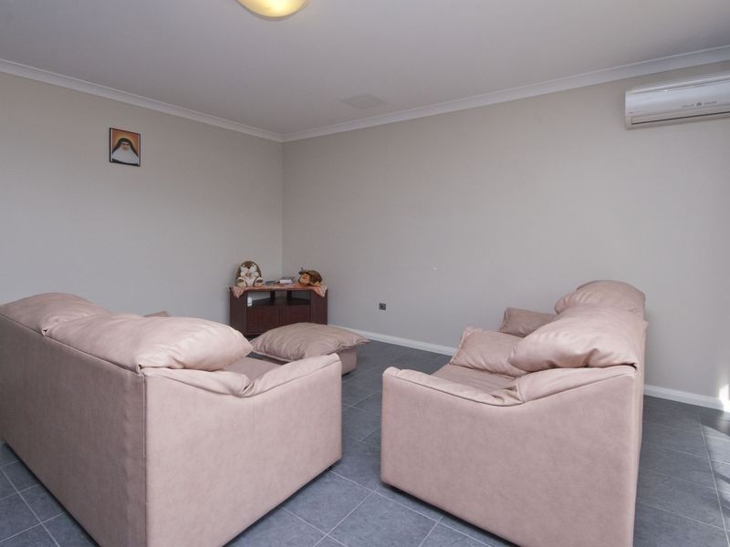 23/11 Serls Street, Armadale WA 6112