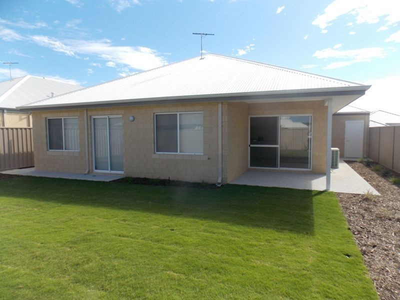 10 Plumosa Avenue, Beeliar WA 6164