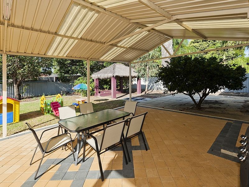 25 Burrowa Street, Armadale WA 6112