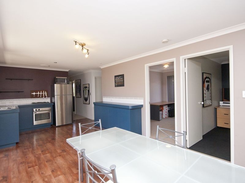 32 Jobson Loop, Brookdale WA 6112