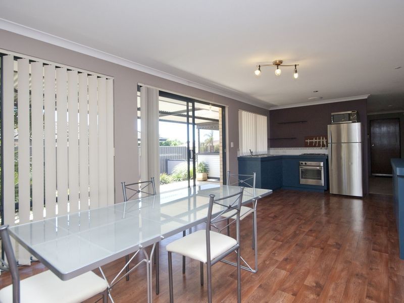 32 Jobson Loop, Brookdale WA 6112