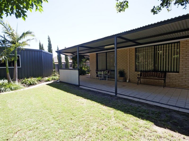 32 Jobson Loop, Brookdale WA 6112