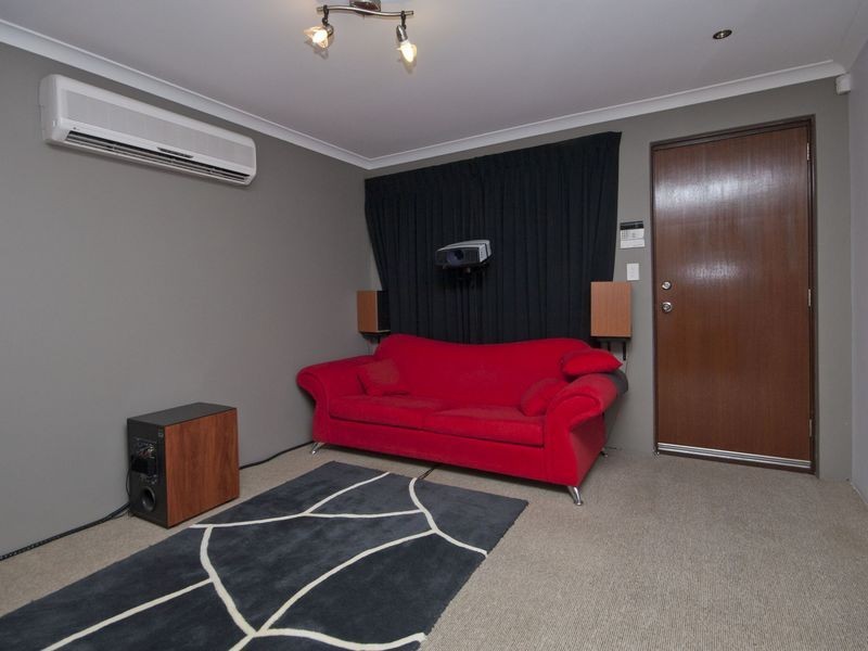 32 Jobson Loop, Brookdale WA 6112