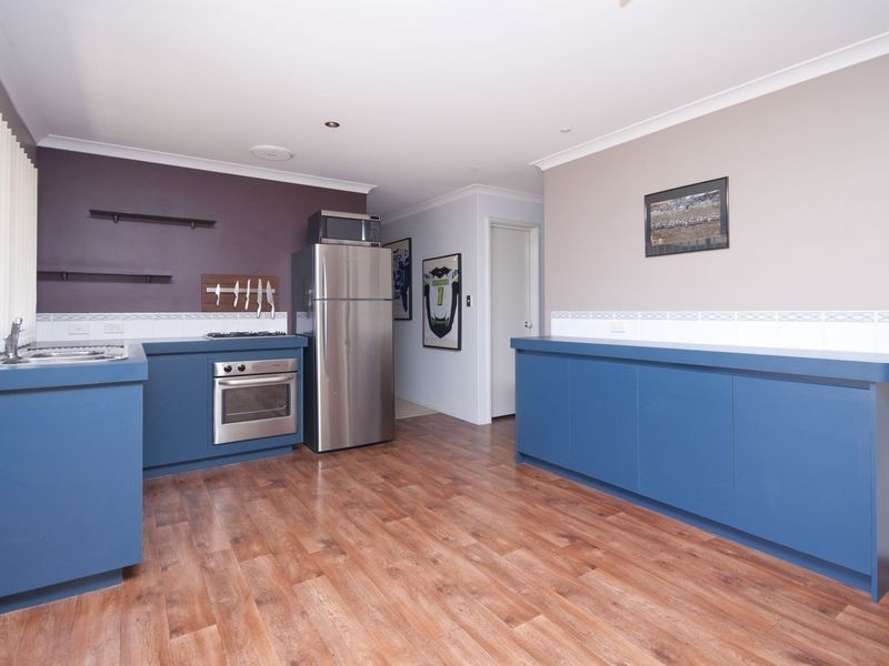 32 Jobson Loop, Brookdale WA 6112