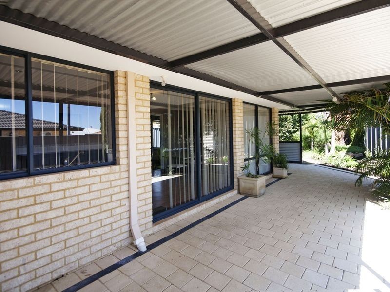 32 Jobson Loop, Brookdale WA 6112