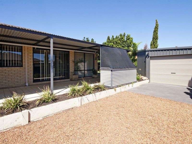 32 Jobson Loop, Brookdale WA 6112