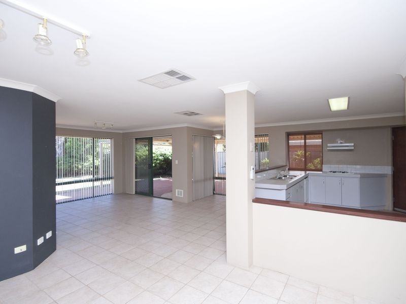 6 Brechin Retreat, Seville Grove WA 6112