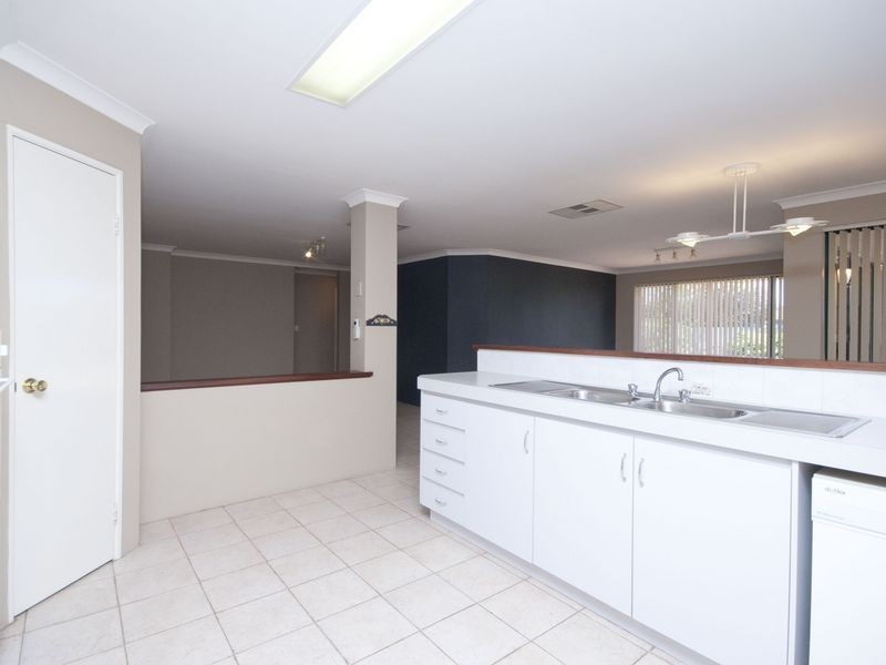 6 Brechin Retreat, Seville Grove WA 6112