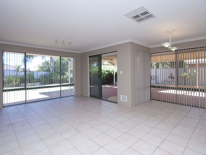 6 Brechin Retreat, Seville Grove WA 6112