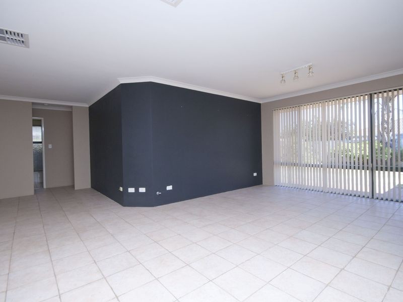 6 Brechin Retreat, Seville Grove WA 6112