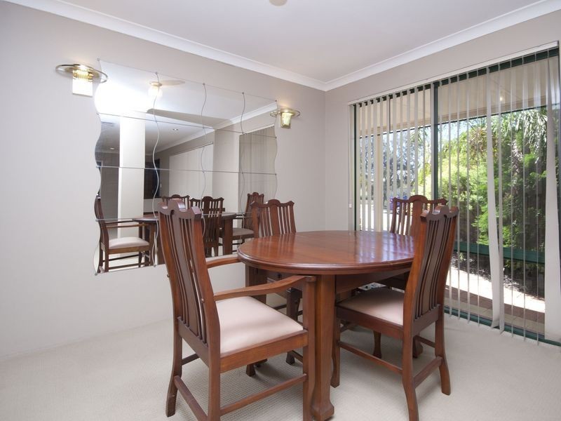 6 Brechin Retreat, Seville Grove WA 6112