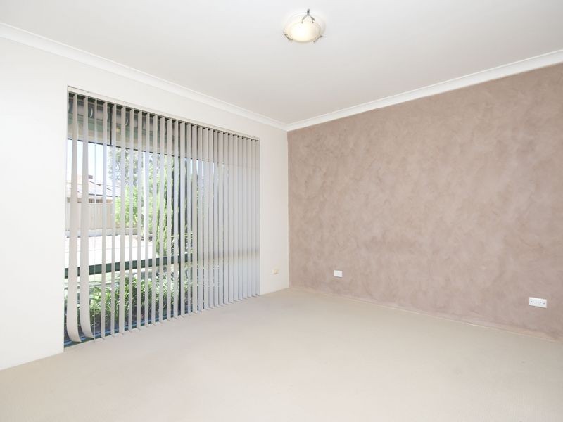 6 Brechin Retreat, Seville Grove WA 6112