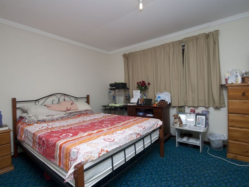 9 Nethercott Street, Huntingdale WA 6110