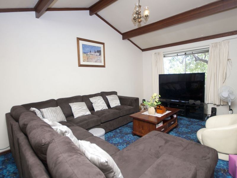 9 Nethercott Street, Huntingdale WA 6110