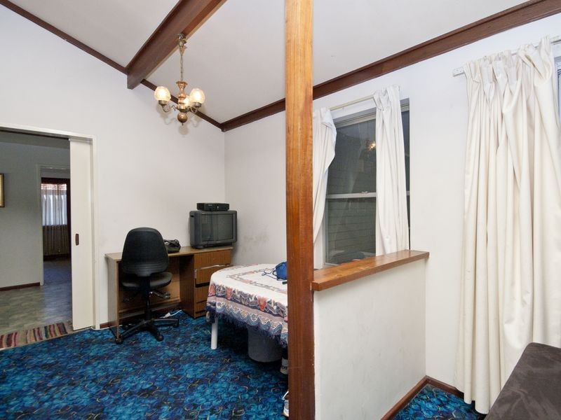 9 Nethercott Street, Huntingdale WA 6110