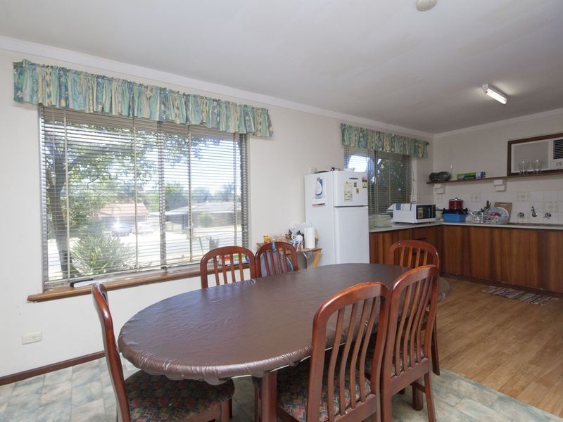 9 Nethercott Street, Huntingdale WA 6110