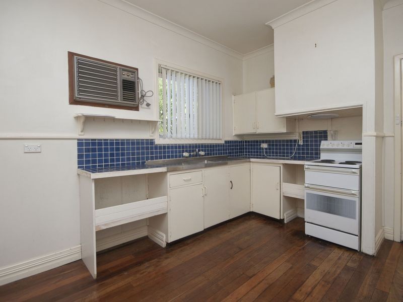 24 Collick Street, Hilton WA 6163