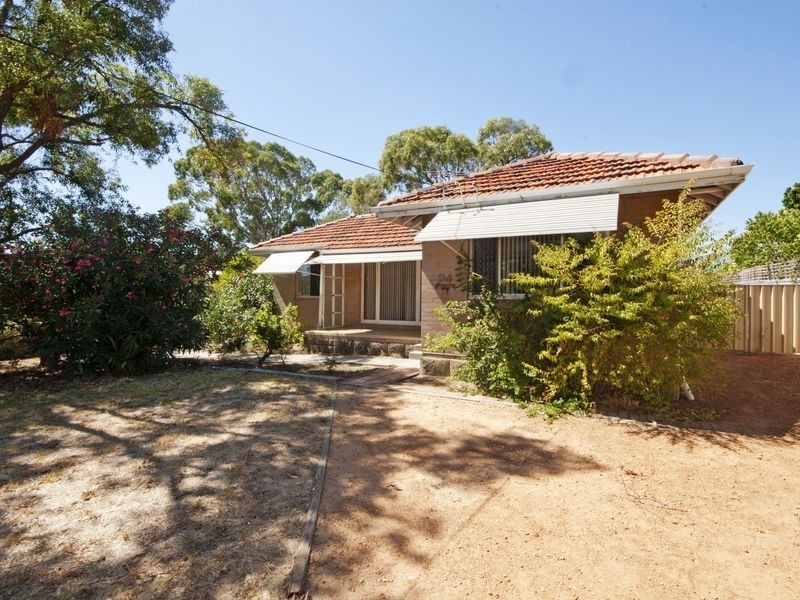 24 Collick Street, Hilton WA 6163