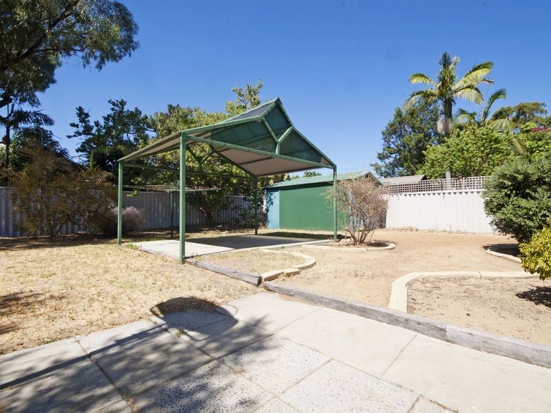 24 Collick Street, Hilton WA 6163