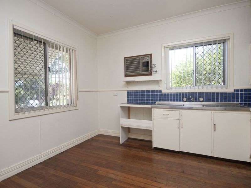 24 Collick Street, Hilton WA 6163