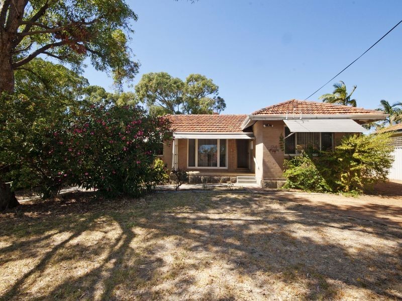 24 Collick Street, Hilton WA 6163