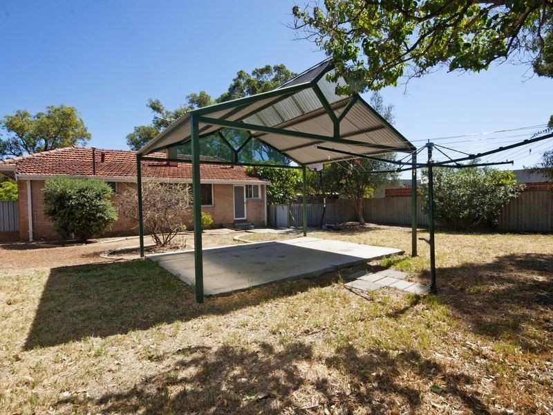 24 Collick Street, Hilton WA 6163