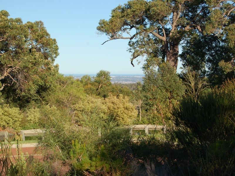 28 Waterwheel Road NORTH, Bedfordale WA 6112