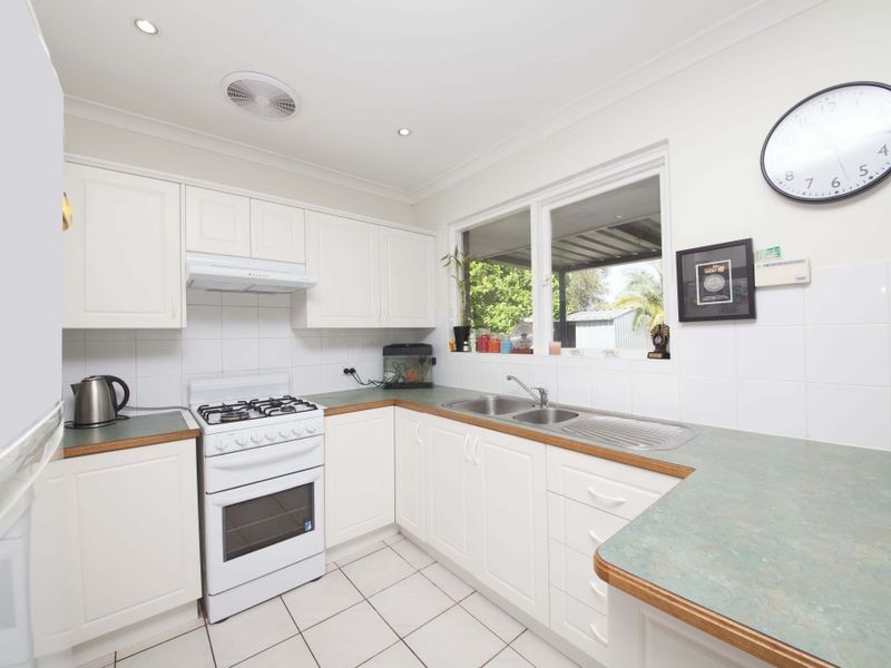 13 Cowan Street, Armadale WA 6112