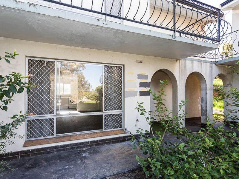 Unit 4/5 Fourth Road, Armadale WA 6112