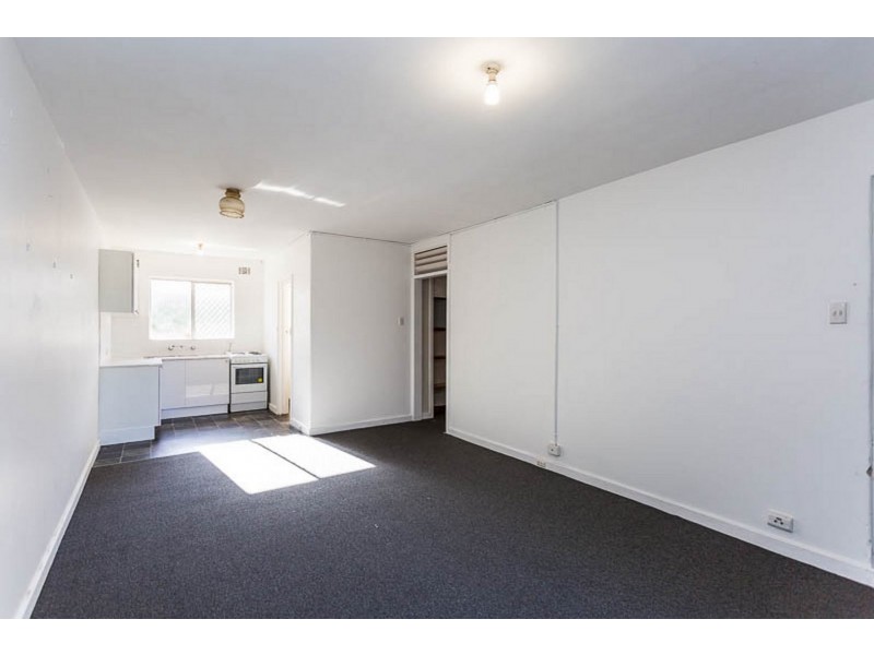 Unit 4/5 Fourth Road, Armadale WA 6112