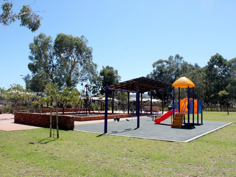 Unit 4/5 Fourth Road, Armadale WA 6112