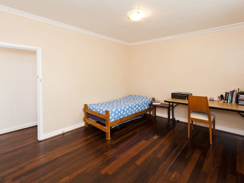 28 Kingsdown Road, Maddington WA 6109