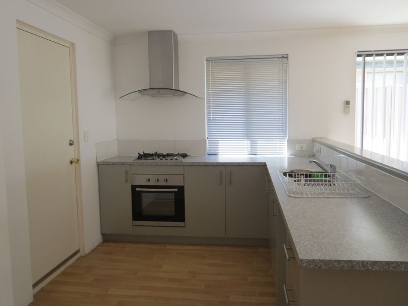 12 Edsell Entrance, Brookdale WA 6112