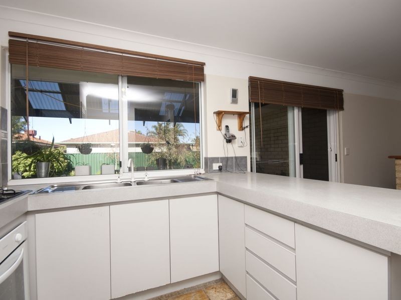 19 Pomelo Way, Seville Grove WA 6112
