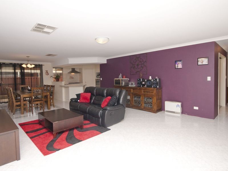 15 Marbella Ave, Seville Grove WA 6112