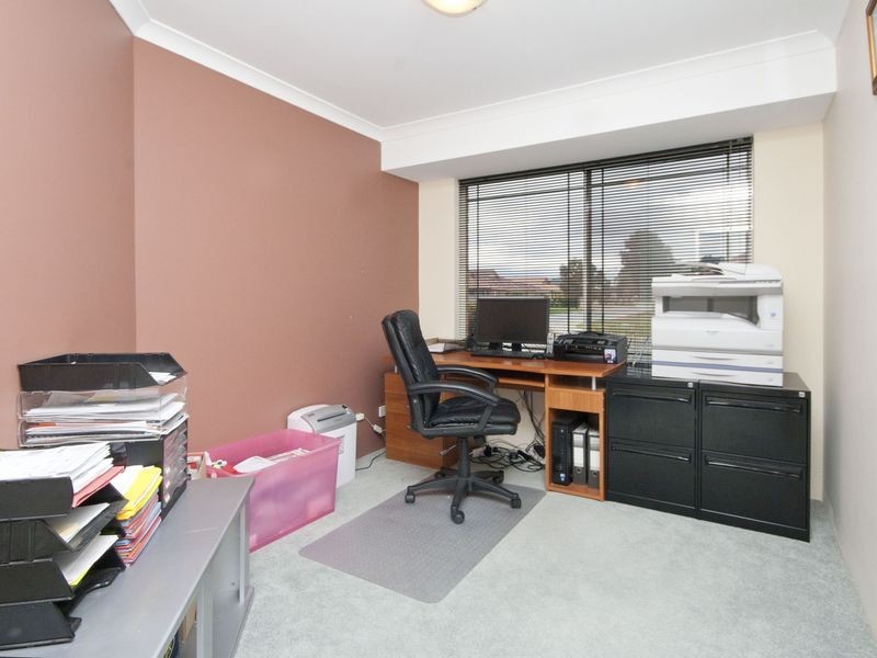 15 Marbella Ave, Seville Grove WA 6112