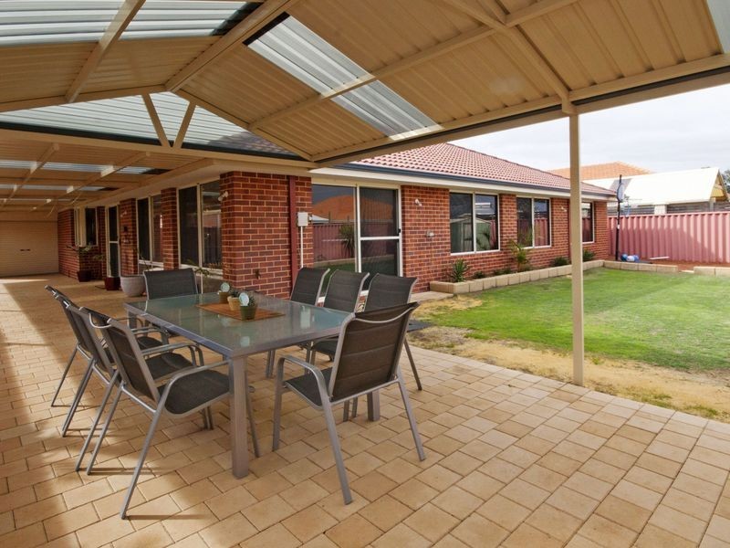 15 Marbella Ave, Seville Grove WA 6112