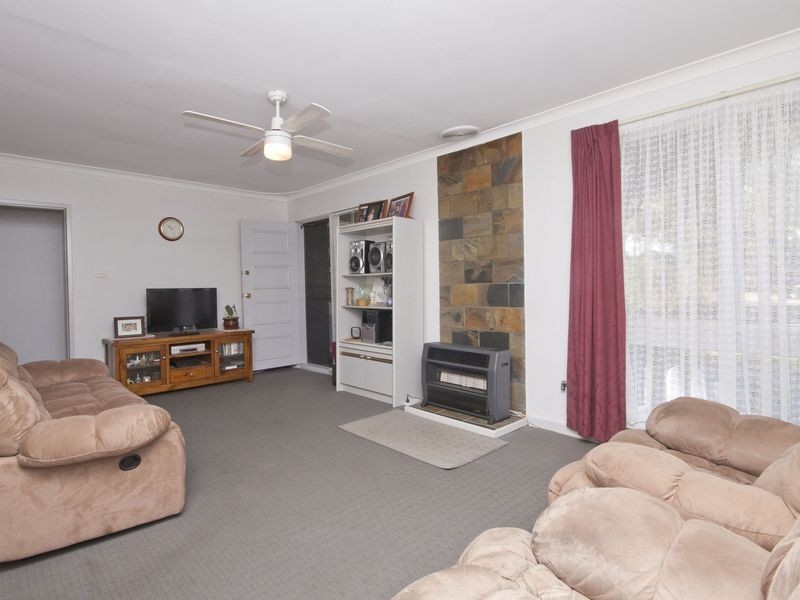 8 O’Sullivan Drive, Camillo WA 6111
