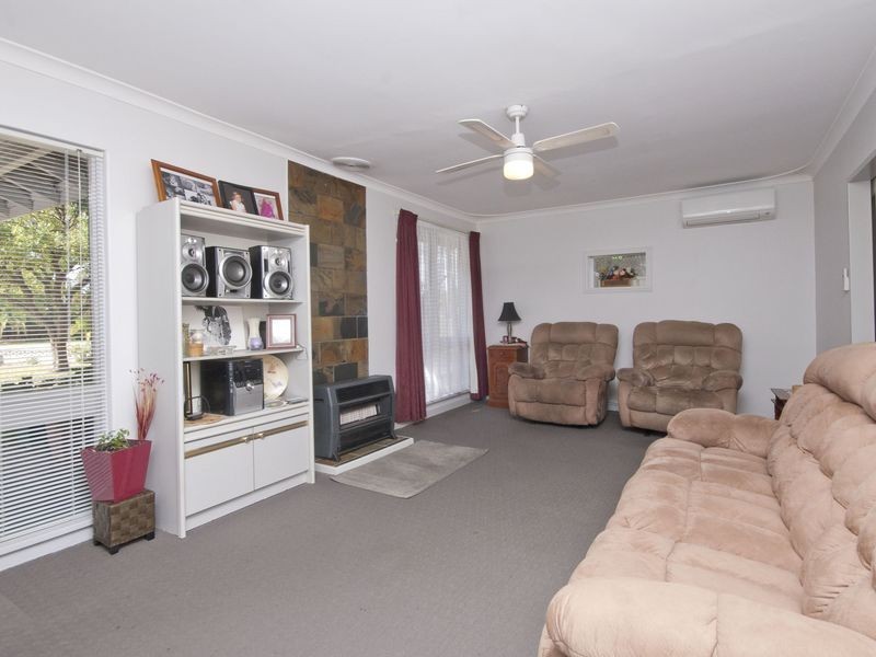 8 O’Sullivan Drive, Camillo WA 6111