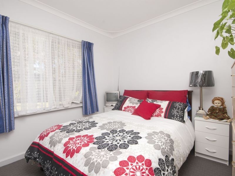 8 O’Sullivan Drive, Camillo WA 6111