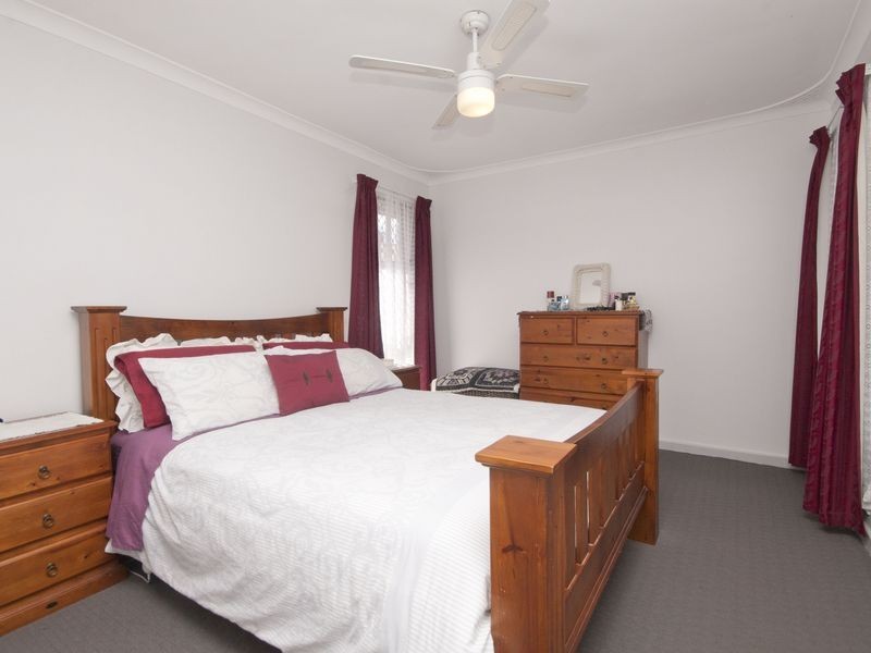 8 O’Sullivan Drive, Camillo WA 6111