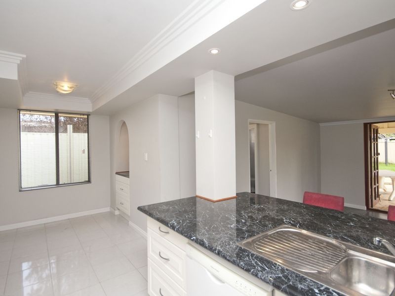 7 Burrowa Street, Armadale WA 6112