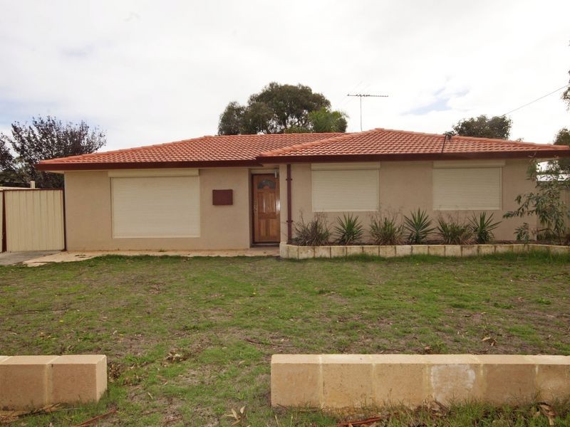 7 Burrowa Street, Armadale WA 6112