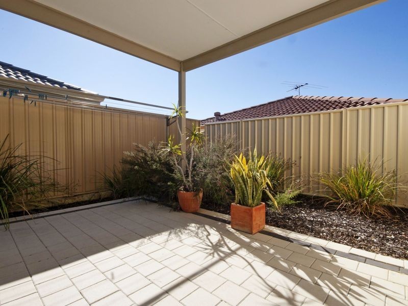 8/18 Mountain View, Kelmscott WA 6111